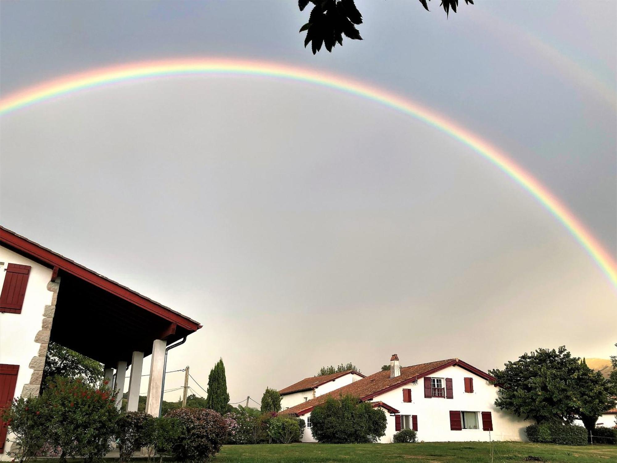 BaskoParadis Louhossoa Bagian luar foto